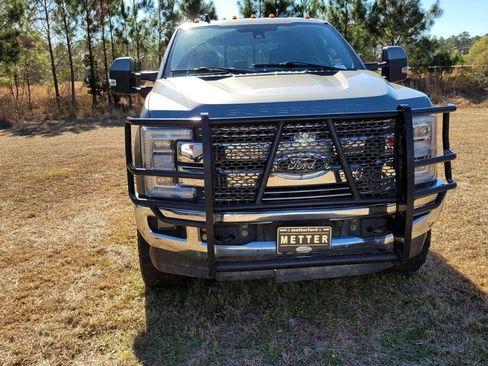 Used 2019 Ford F250 Lariat w/ Lariat Ultimate Package AWD/4WD image 3