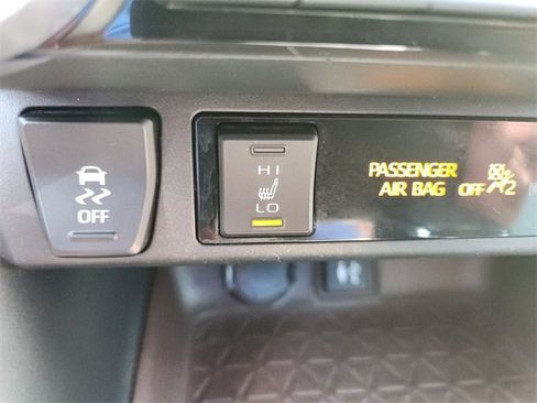 Used 2019 Toyota RAV4 Limited image 23