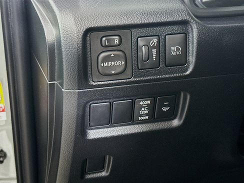 Used 2022 Toyota 4Runner TRD Off-Road AWD/4WD image 16