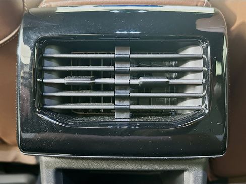 Used 2023 Volkswagen ID.4 2WD image 27