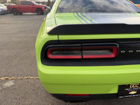 Used 2015 Dodge Challenger R/T image 14