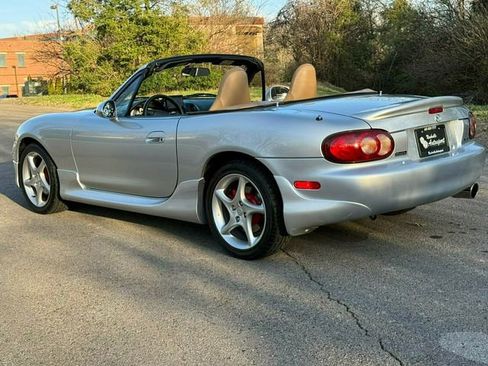 Used 2002 MAZDA MX-5 Miata image 6