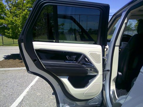 Used 2023 Land Rover Range Rover SE AWD/4WD image 42
