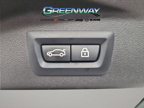 Used 2022 BMW X7 M50i image 7