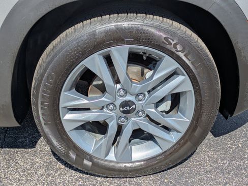Certified 2023 Kia Seltos S FWD image 9