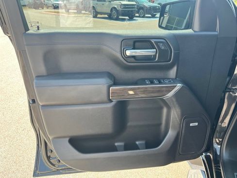 Used 2022 Chevrolet Silverado 1500 RST w/ Convenience Package II AWD/4WD image 12
