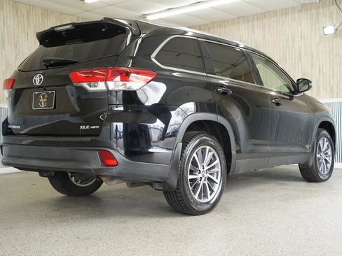 Used 2019 Toyota Highlander XLE image 10