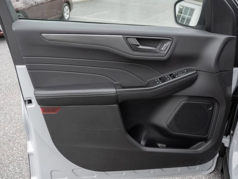 Used 2025 Ford Escape Active image 17