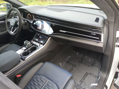 New 2026 Audi RS Q8 performance image 11