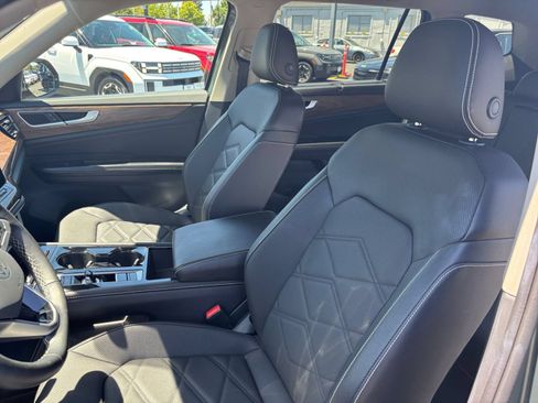 Used 2026 Volkswagen Atlas SE AWD/4WD image 40