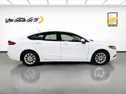 Used 2017 Ford Fusion S image 4