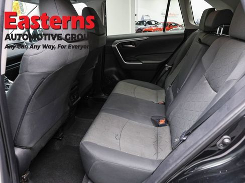 Used 2021 Toyota RAV4 XLE AWD/4WD image 20