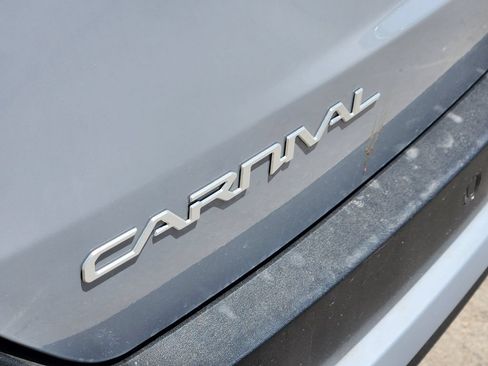 New 2026 Kia Carnival EX FWD image 9