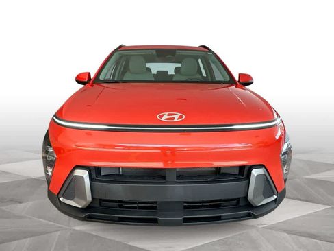 Used 2024 Hyundai Kona SEL FWD image 3
