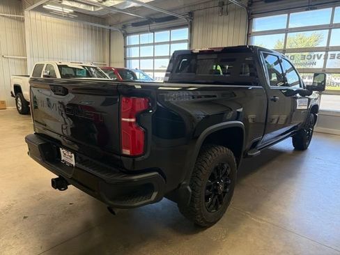 Used 2025 Chevrolet Silverado 3500 LTZ w/ LTZ Plus Package AWD/4WD image 4