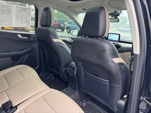 Used 2021 Ford Escape SEL w/ Technology Package FWD image 19