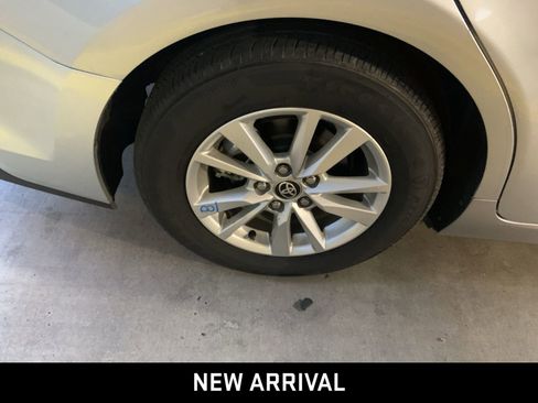 Used 2025 Toyota Camry LE image 6