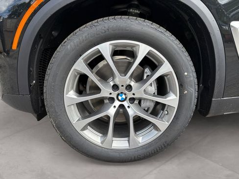 New 2026 BMW X5 xDrive40i w/ Climate Comfort Package AWD/4WD image 14