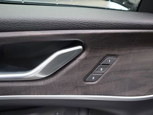 New 2025 Jeep Grand Cherokee L Limited w/ Black Appearance Package image 17