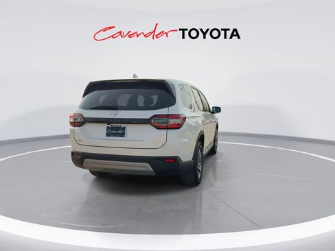 Used 2024 Honda Pilot EX-L image 7