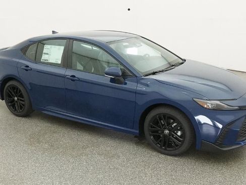 New 2026 Toyota Camry SE FWD image 12