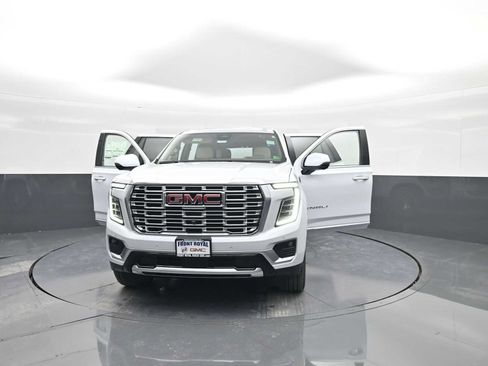New 2026 GMC Yukon Denali w/ Denali Reserve Package image 3