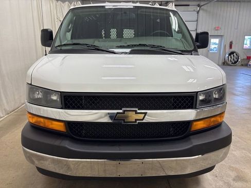 Used 2024 Chevrolet Express 2500 w/ Driver Convenience Package RWD image 9
