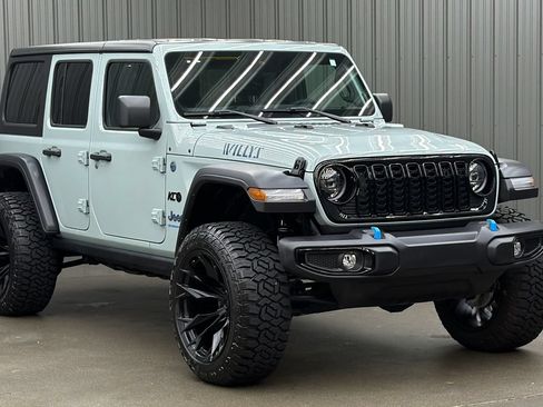 Used 2024 Jeep Wrangler Unlimited AWD/4WD image 7