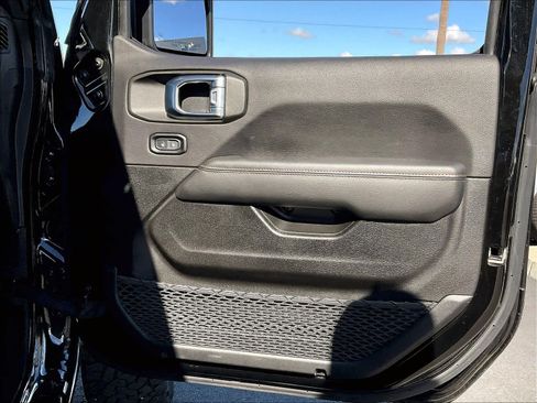 Used 2023 Jeep Wrangler Unlimited Rubicon 392 w/ Xtreme Recon 35" Tire Package AWD/4WD image 26