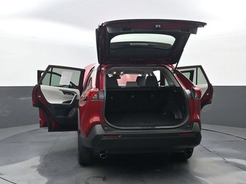 Used 2020 Toyota RAV4 XLE FWD image 37