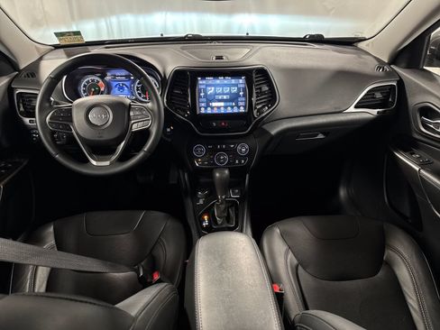 Used 2019 Jeep Cherokee Limited AWD/4WD image 4