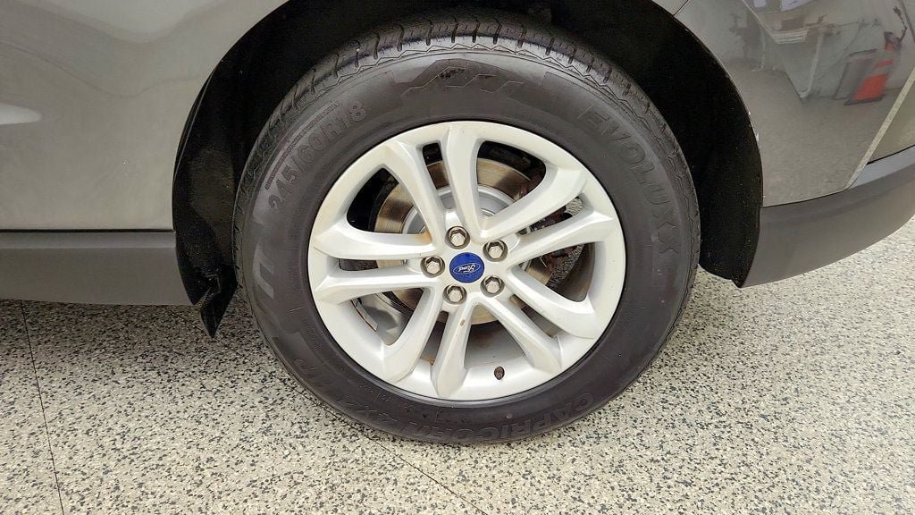 Used 2020 Ford Edge SEL w/ Convenience Package AWD/4WD image 9