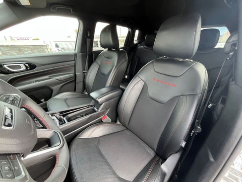 Used 2025 Jeep Compass Trailhawk w/ Trailer Tow Group image 27