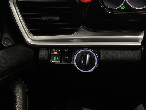 Used 2018 Porsche Panamera image 17