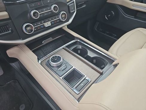 Used 2024 Ford Expedition Max Limited image 29