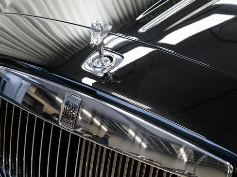 Used 2017 Rolls-Royce Dawn image 27