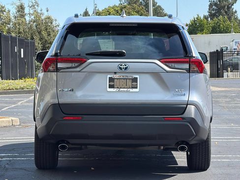 Used 2020 Toyota RAV4 XLE w/ Convenience Package AWD/4WD image 5