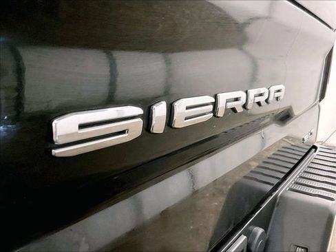 Used 2022 GMC Sierra 1500 SLT w/ SLT Premium Plus Package AWD/4WD image 13