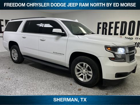 Used 2019 Chevrolet Suburban LT image 3