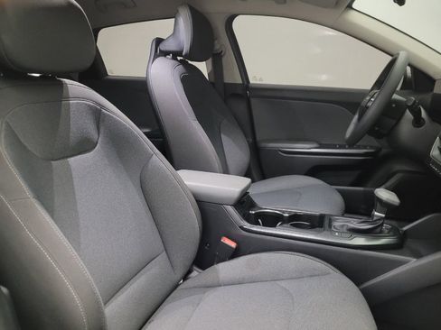 Used 2025 Kia K4 FWD image 21