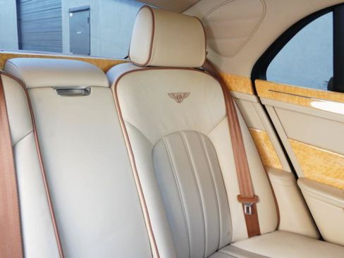 Used 2012 Bentley Mulsanne RWD image 71