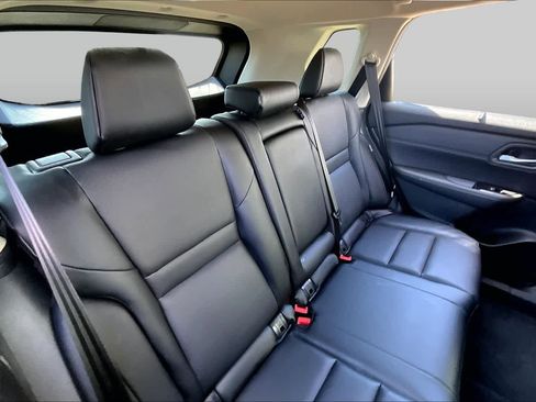 Used 2025 Nissan Rogue SV w/ SV Premium Package FWD image 19