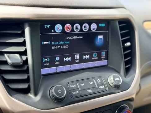 Used 2018 GMC Acadia Denali w/ Technology Package FWD image 14