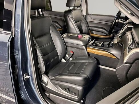Used 2020 GMC Yukon Denali w/ Denali Premium Package AWD/4WD image 29