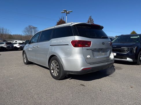 Used 2019 Kia Sedona EX w/ Paint Protection Package image 3