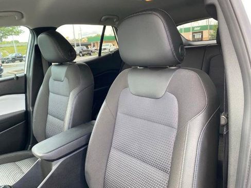 Used 2024 Chevrolet Trax LT w/ Driver Confidence Package FWD image 11