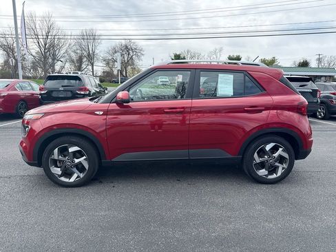 Used 2023 Hyundai Venue SEL image 7