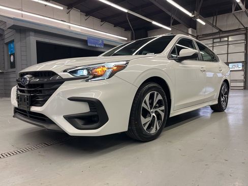 Used 2025 Subaru Legacy Premium image 4