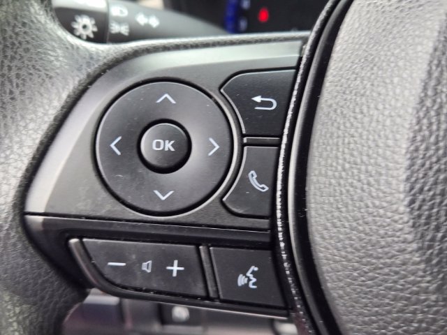 Used 2021 Toyota Corolla LE w/ Carpet Mat Package (TMS) FWD image 17
