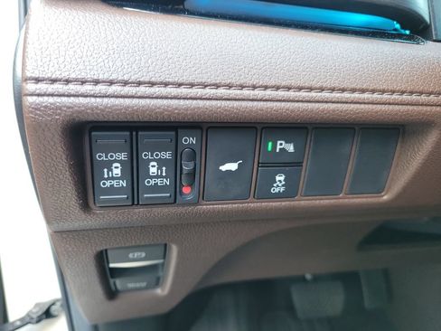 Used 2025 Honda Odyssey Elite image 31